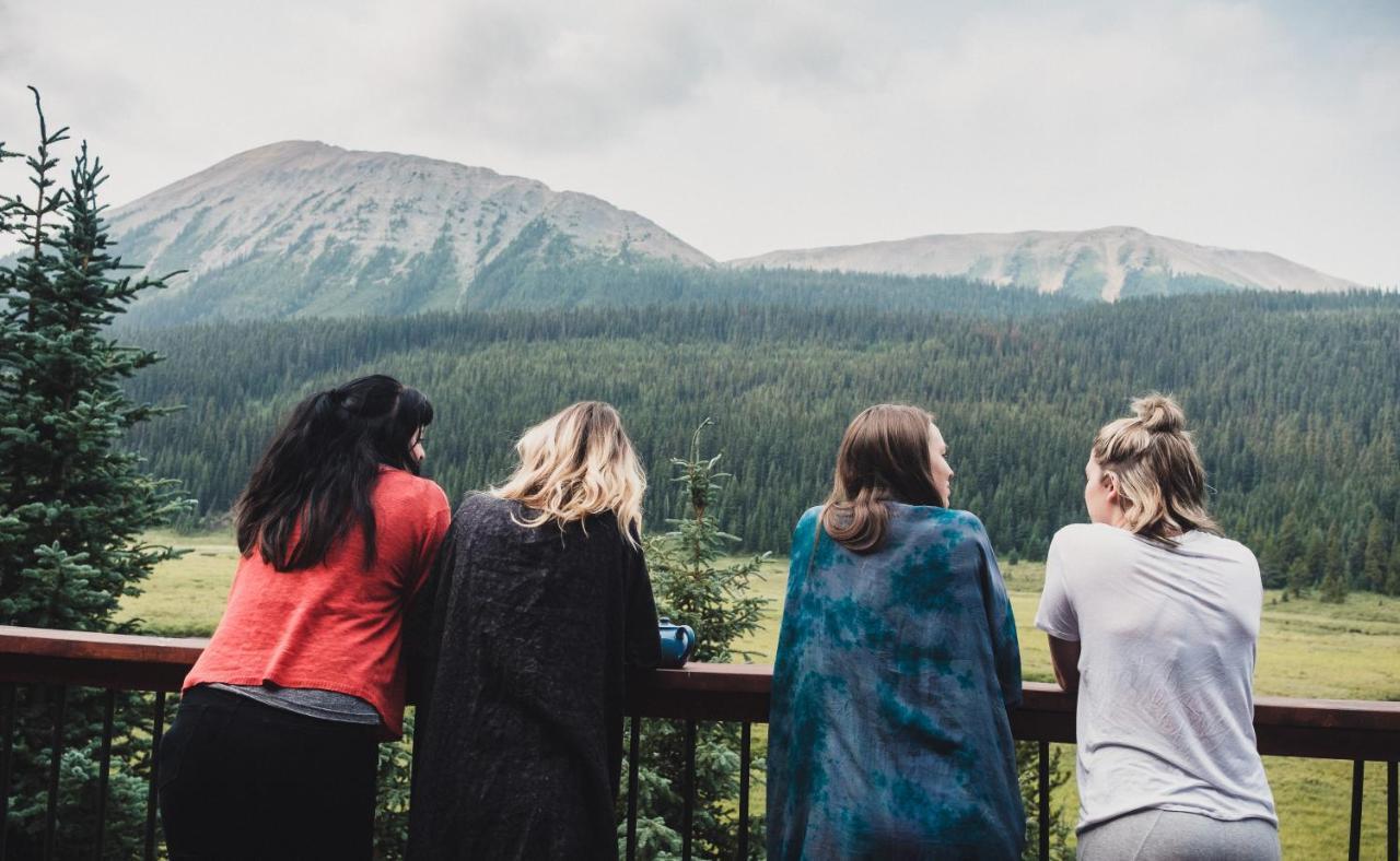 Mount Engadine Lodge Kananaskis ภายนอก รูปภาพ